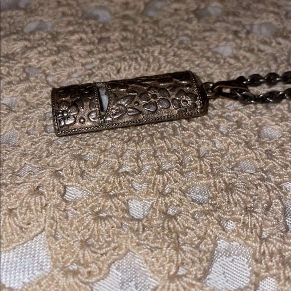 Vintage 1975 AVON Silver Pendant Necklace Whistle. - Picture 7 of 9